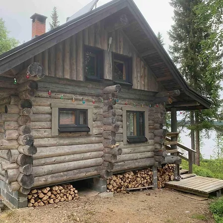 Eraemoekki - Wilderness Chalet Kynsijaervi